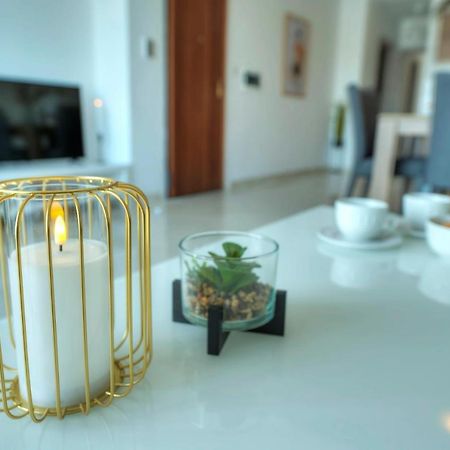 Seafront Beautifully Furnished 2 Bedrooms Gogzr-3 그지라 외부 사진