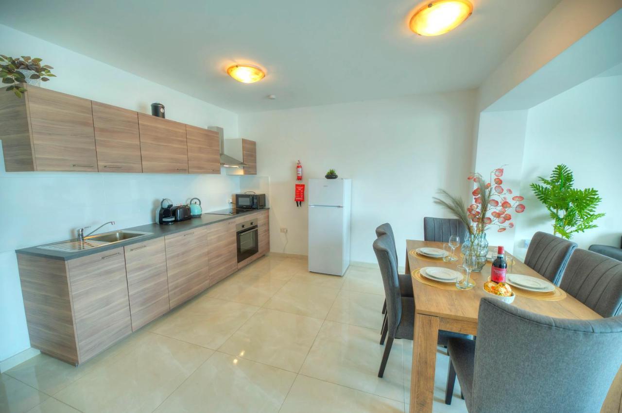 Seafront Beautifully Furnished 2 Bedrooms Gogzr-3 그지라 외부 사진