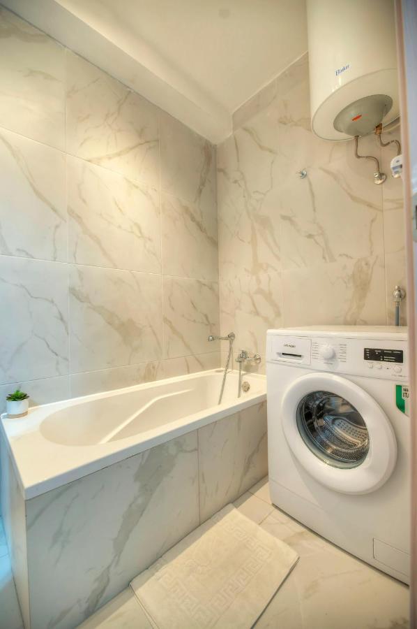 Seafront Beautifully Furnished 2 Bedrooms Gogzr-3 그지라 외부 사진